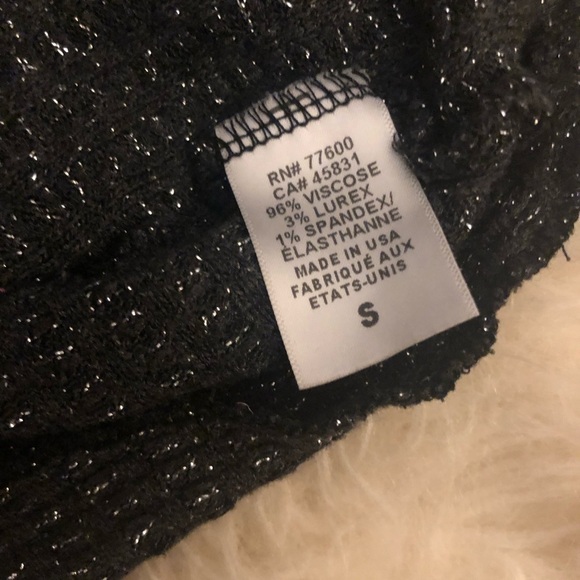 Chaser thermal cold shoulder tee in eclipse - Picture 5 of 6